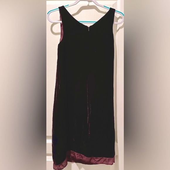 Vince. Sleeveless Silk Velvet V-neck Mini Slip Dress in Burgundy w Ruffle Hem - Picture 3 of 6